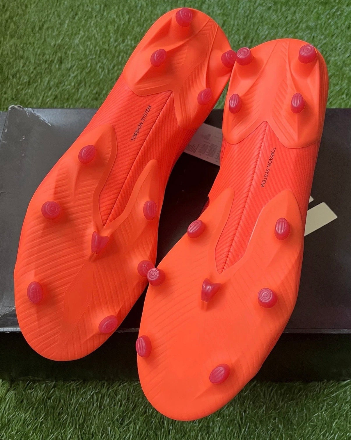 Adidas Nemeziz 19+ Laceless FG