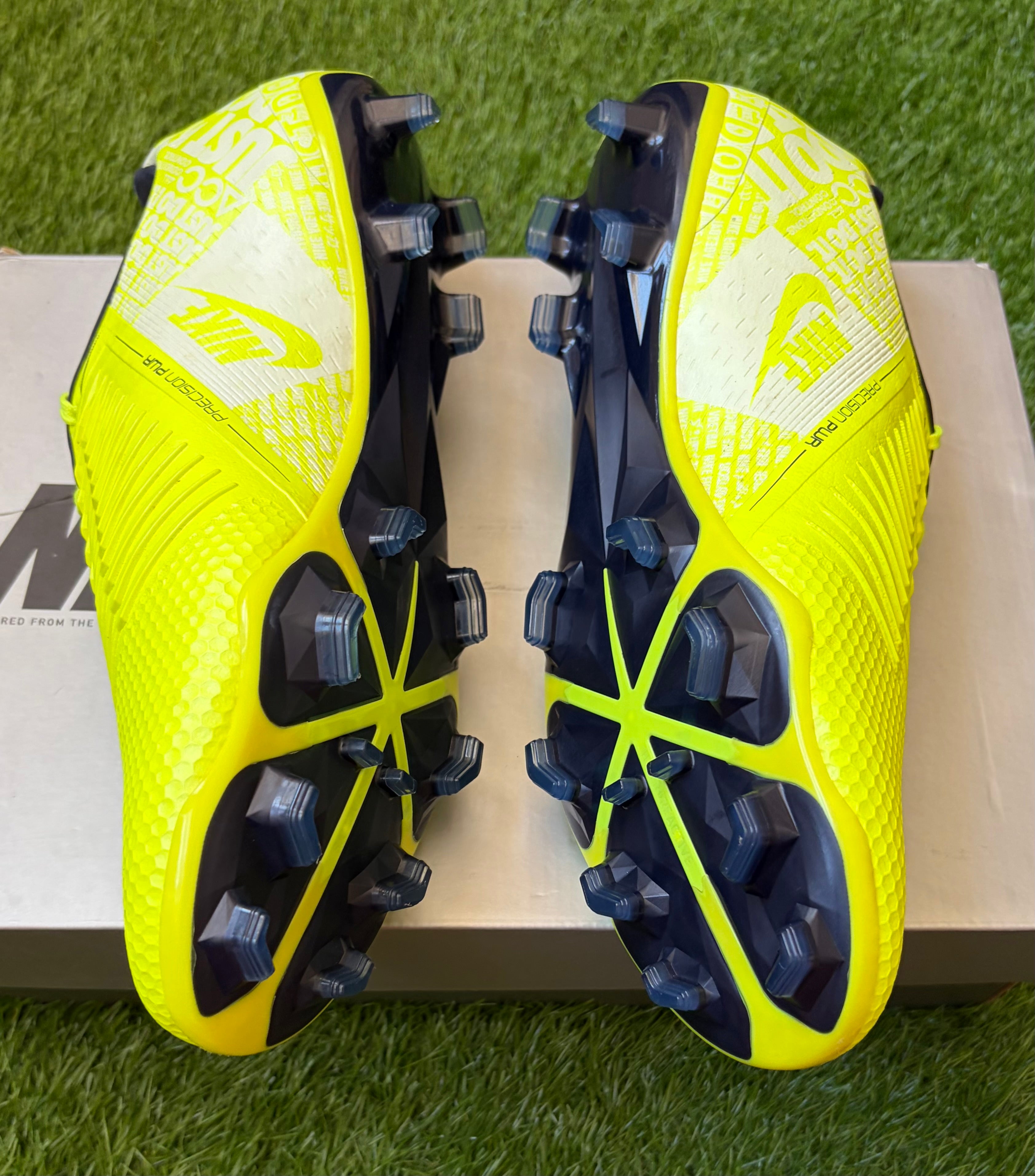 Nike Phantom Venom Elite FG
