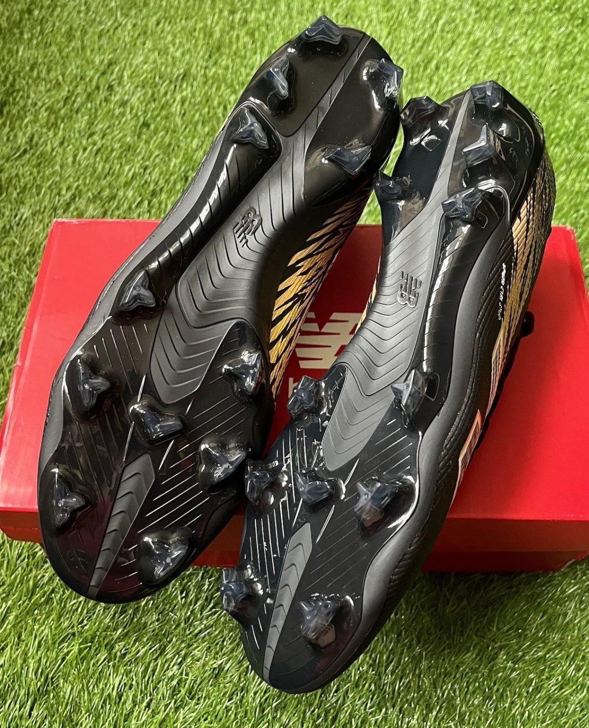 New Balance Furon V8+ Elite FG